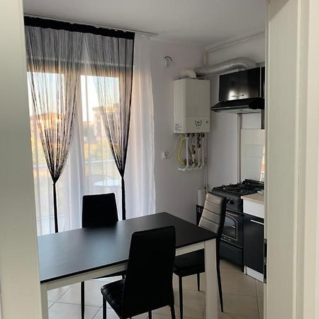 Luxury Studio Bukarest Eksteriør billede